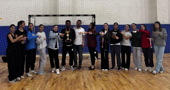 Genç Kızlar Hentbolda Şampiyon İbn-i Sina MTAL