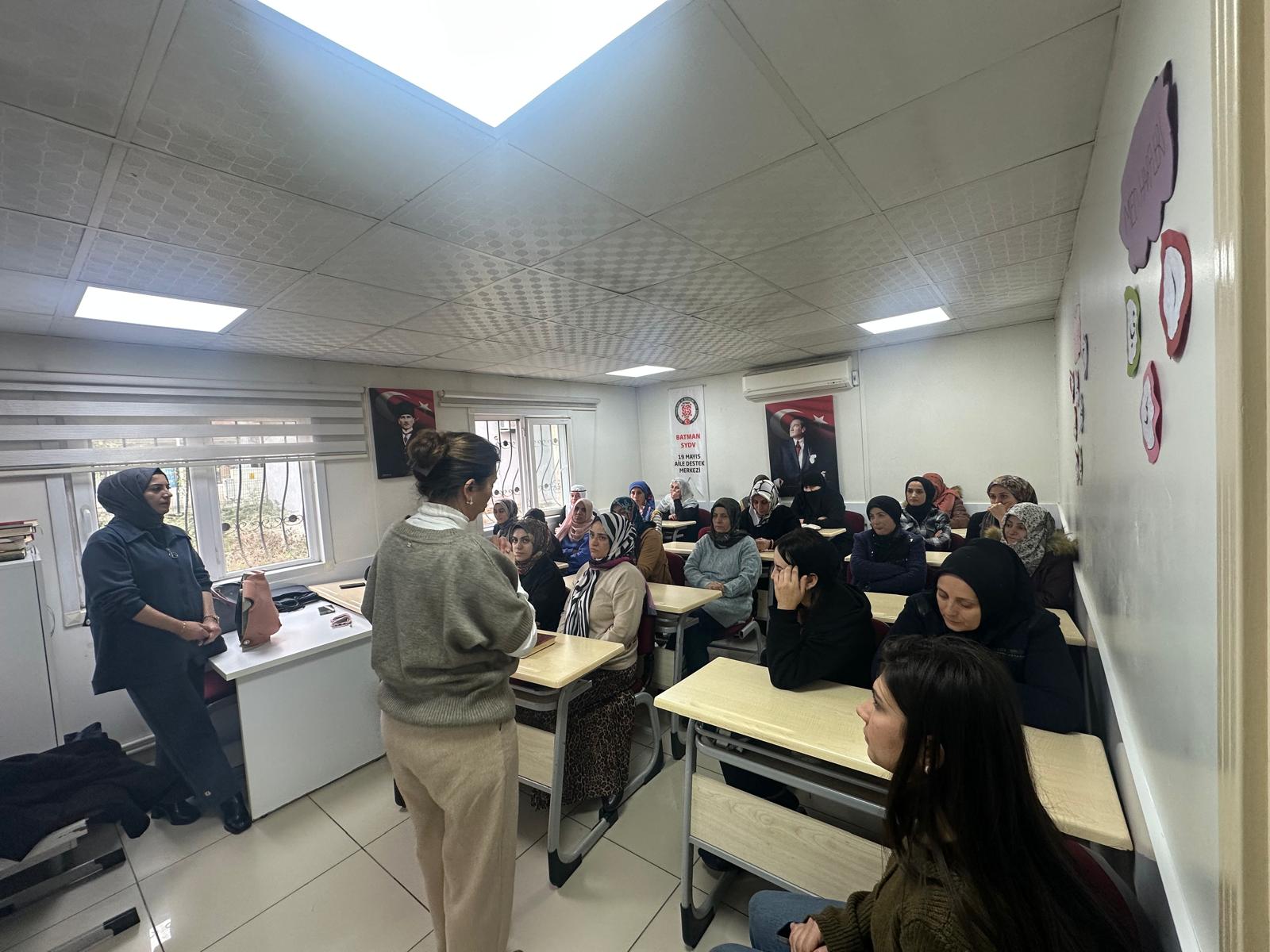 Kadınlara Kanser Bilgilendirmesi Yapıldı