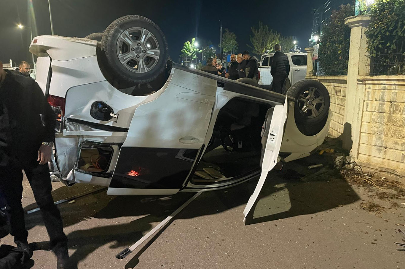 Takla Atan Araçta 2 Kişi Yaralandı