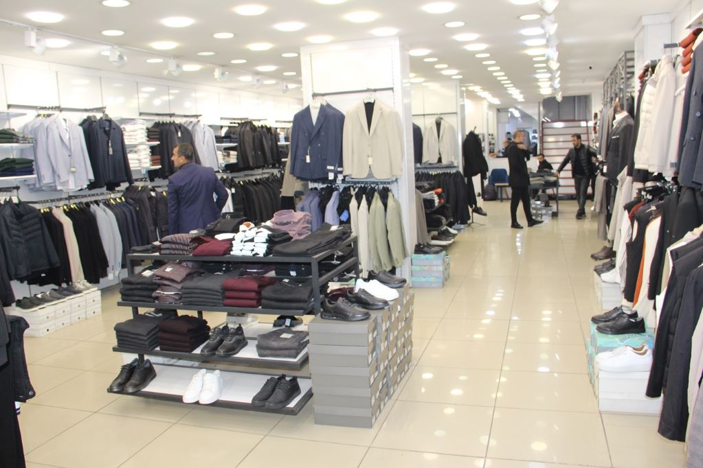 “Giyimci Esnafı Havaların Soğumasını Bekliyor”