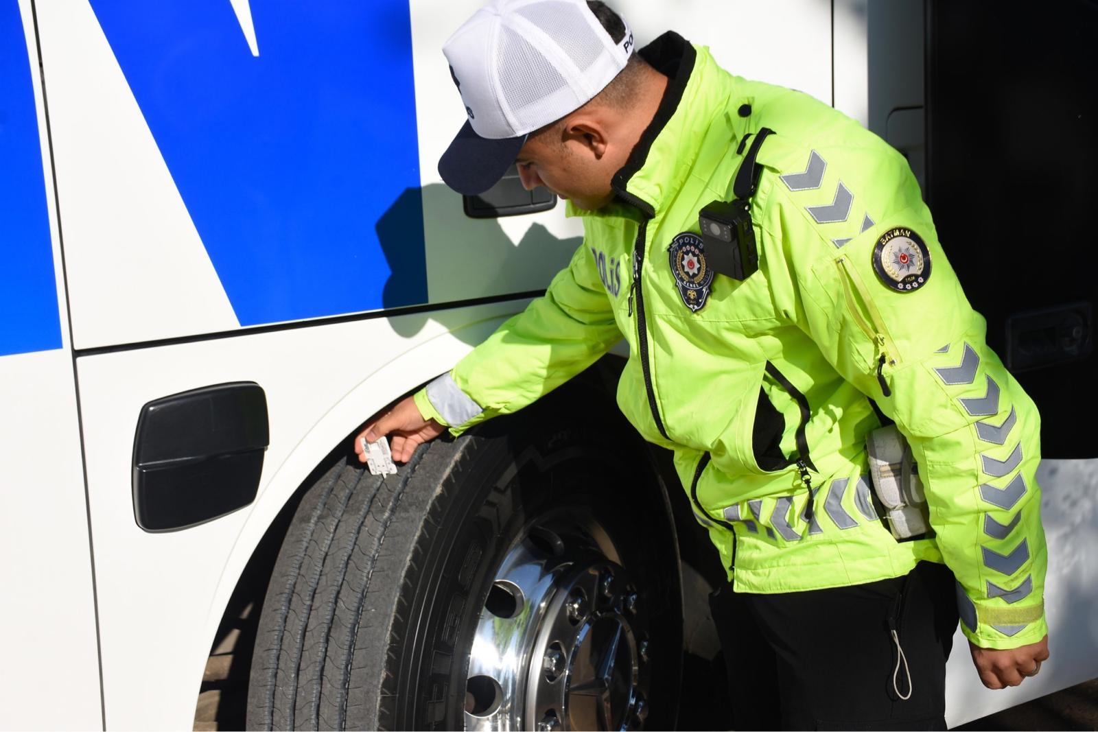 Ticari Araçlara Kış Lastiği Denetimi Başladı