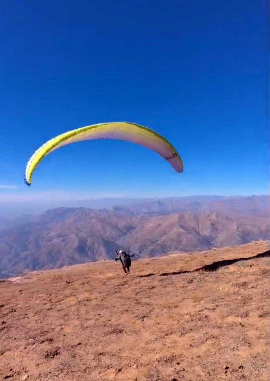 Mereto’da Yamaç Paraşütü Heyecanı