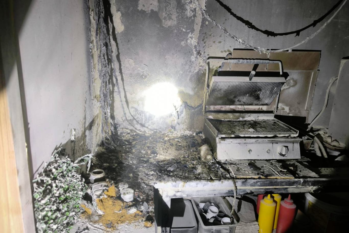 Kafedeki Yangın Büyümeden Söndürüldü