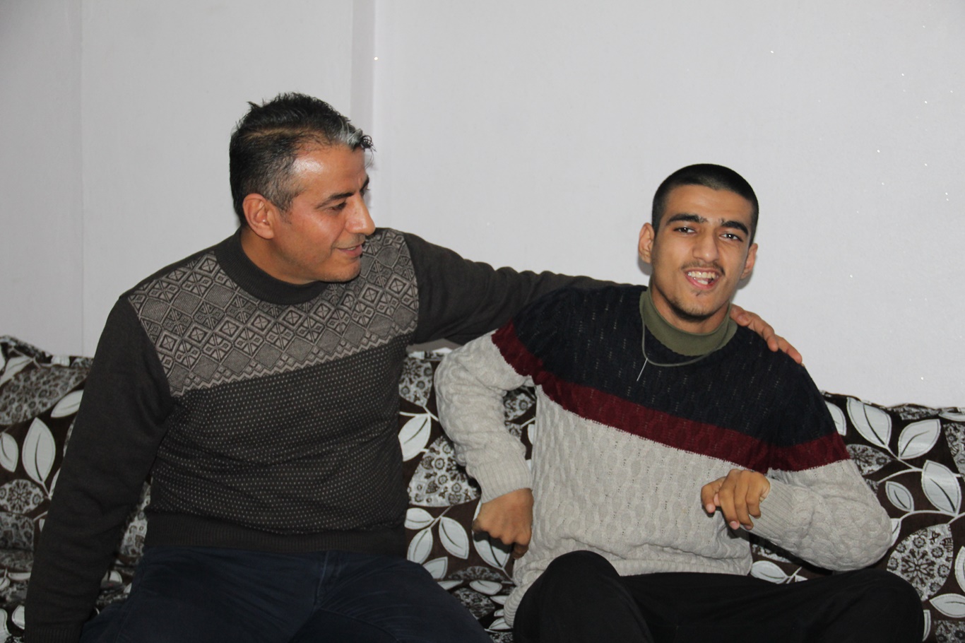19 Yaşındaki Engelli Oğlu İçin Mücadele Ediyor