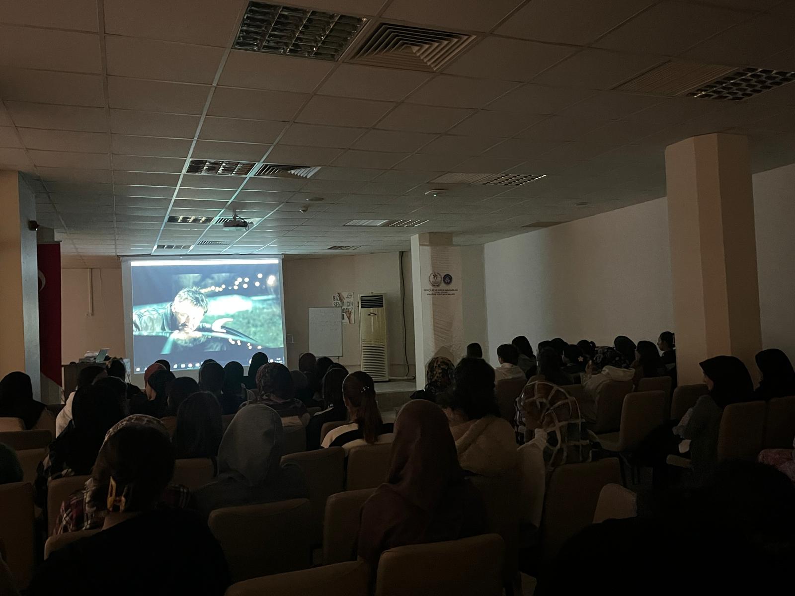 Gençlik, Sinema Keyfini Yurda Taşıdı