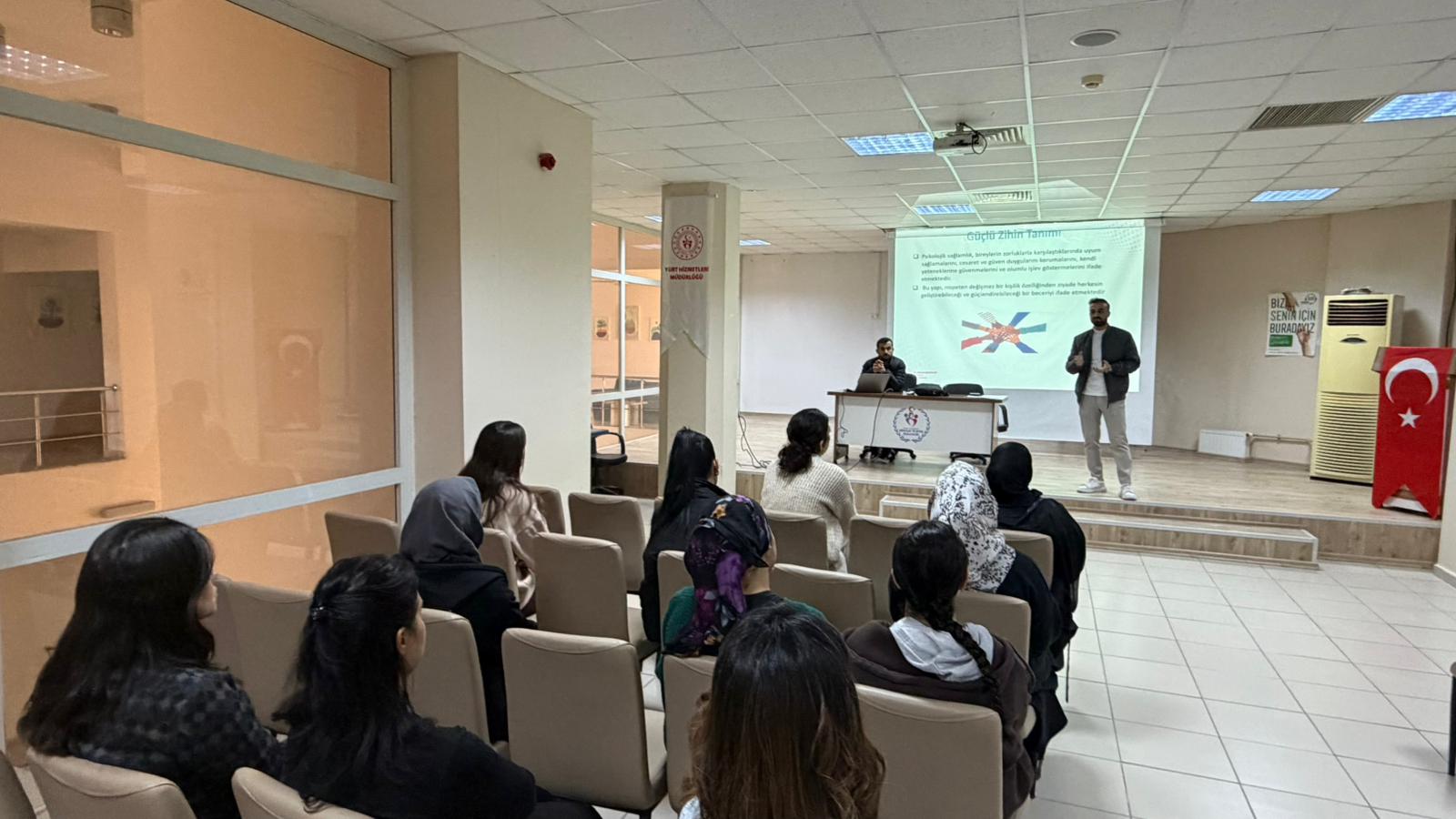 “Gençlik ve Ruh Sağlığı” Semineri Gerçekleştirildi