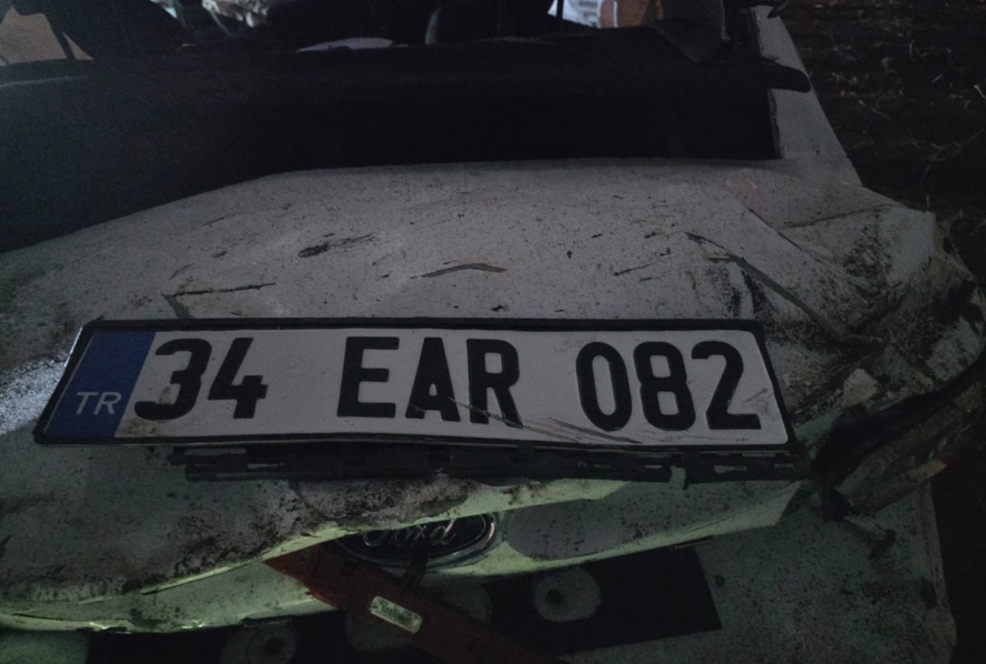 Gece saatlerinde Batman’da feci kaza: Araç hurdaya döndü, 1 kişi yaralandı