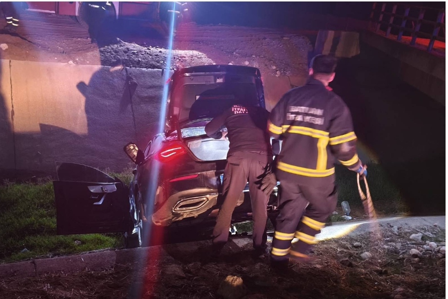 Araç sulama kanalına uçtu