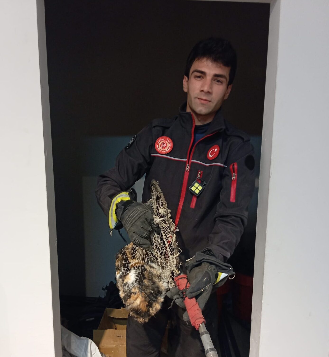 Batman İtfaiyesi Can Dostlarına Müdahale Ediyor