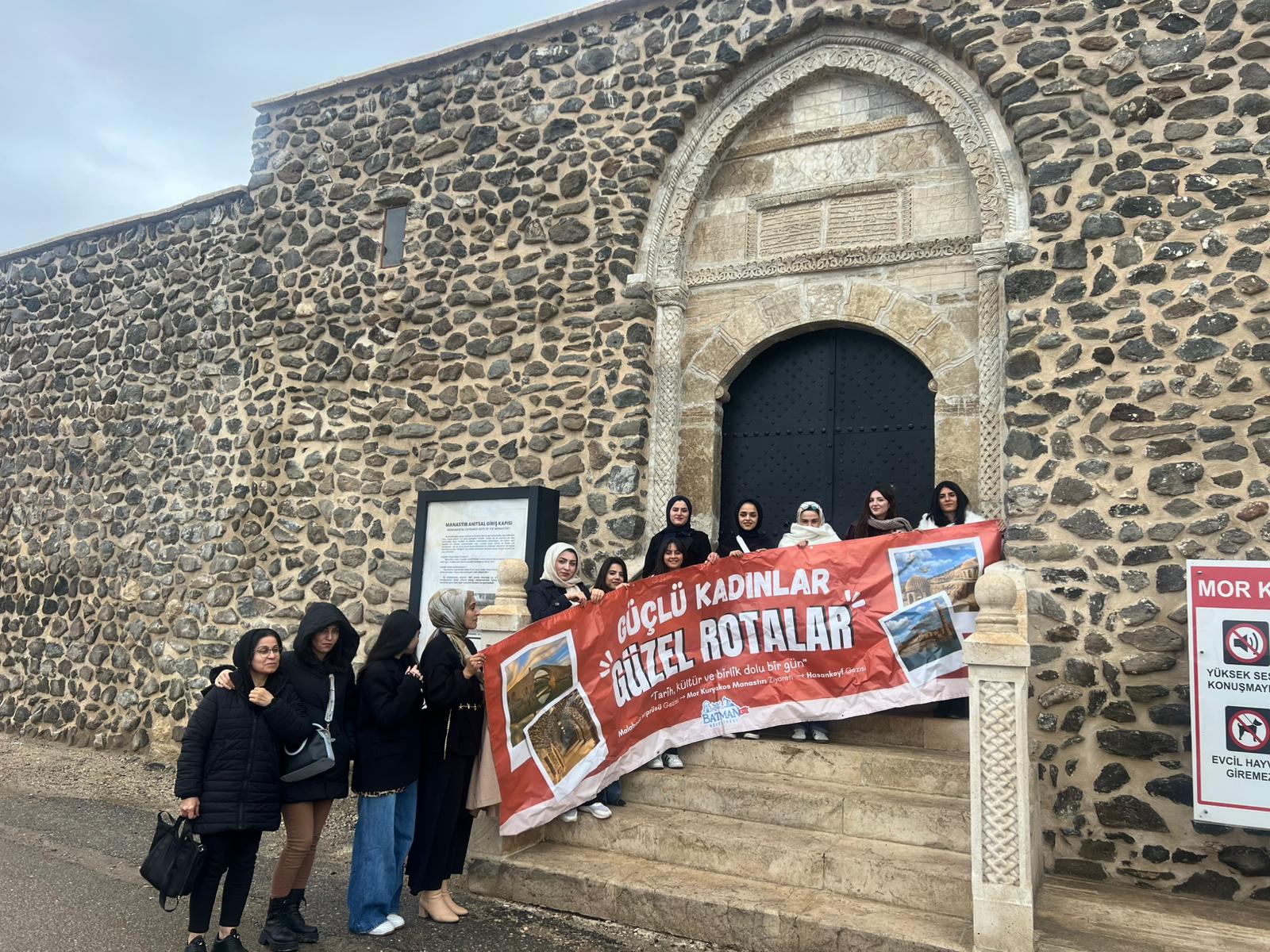 Kadınlar Hem Gezdi Hem Tarihi Öğrendi