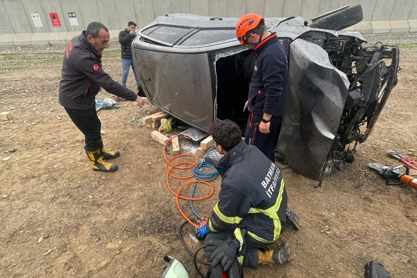 Kontrolden çıkan otomobil takla attı