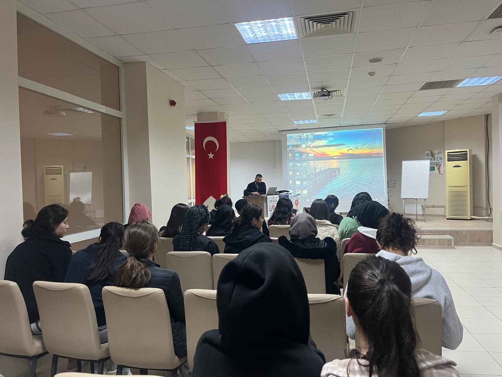 Gençler Madde Tuzağına Karşı Bilgilendi