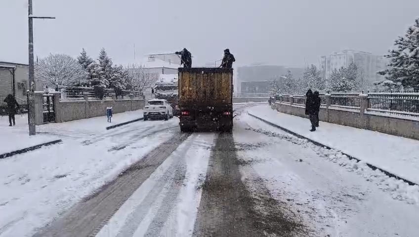 Batman’da Ulaşım İçin Kar Mesaisi