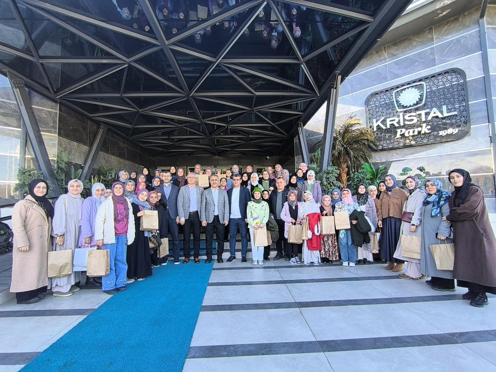 Şansi, hafızlık öğrencileriyle bir araya geldi