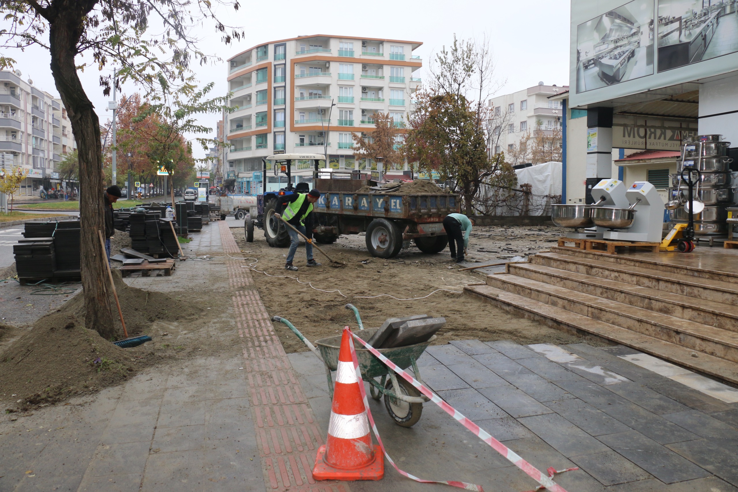 Kaldırım Onarım Çalışmaları Devam Ediyor