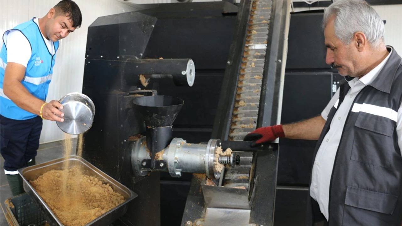 145 Ton Yemek Artığı Hayvan Mamasına Dönüştürüldü