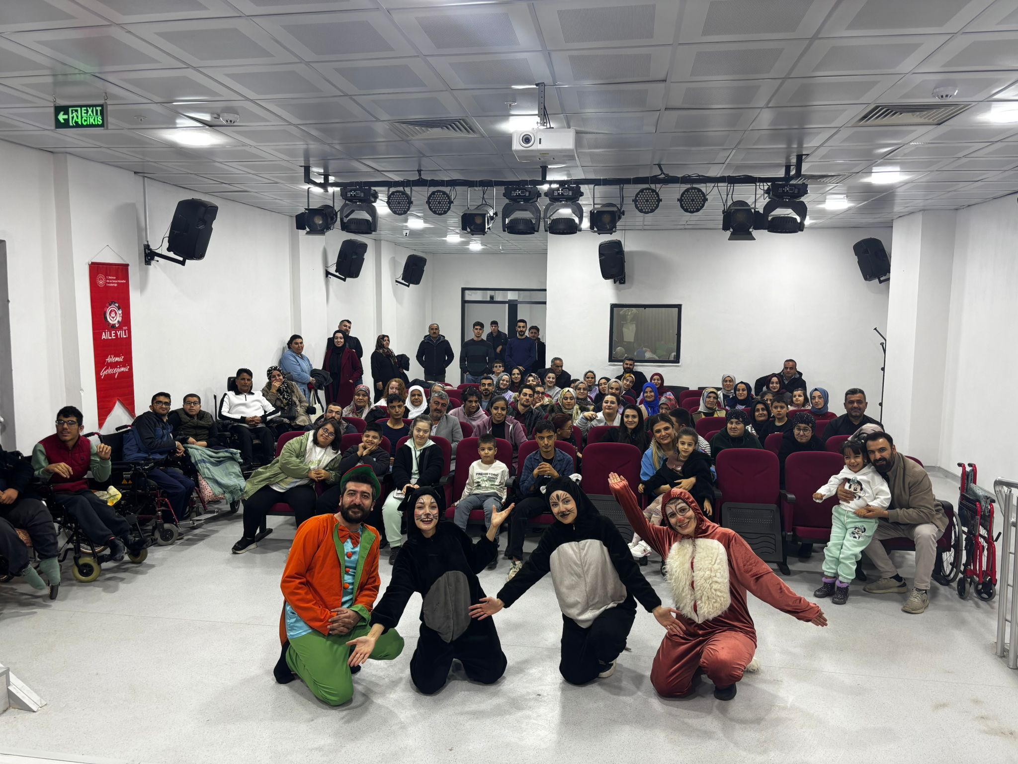 Özel Bireylere Sahne Keyfi