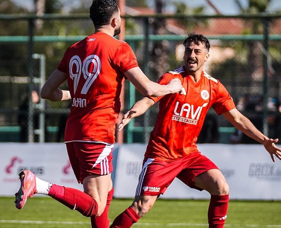 Sezonun İlk Devresini 42 Puanla Lider Bitirdi