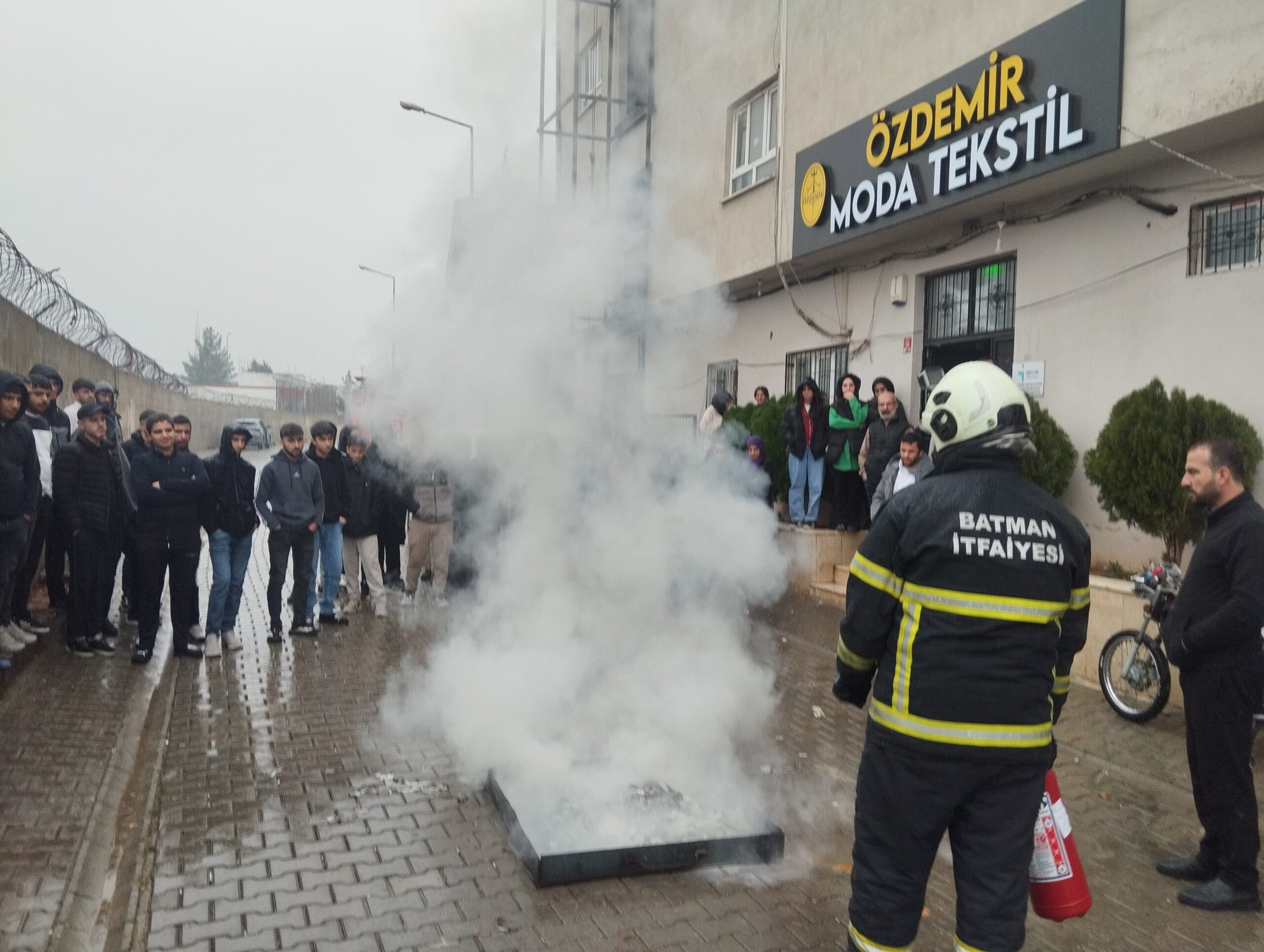 Tekstil Fabrikalarında Yangın Tatbikatları Sürüyor
