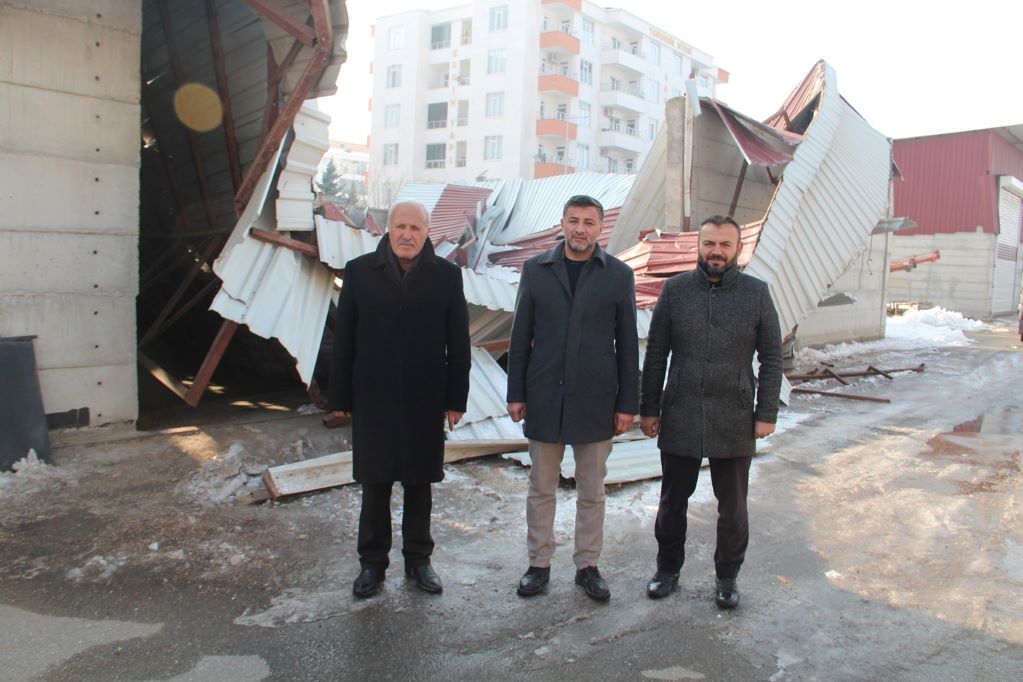 Çatılar Çöktü, Esnaf Zarar Gördü