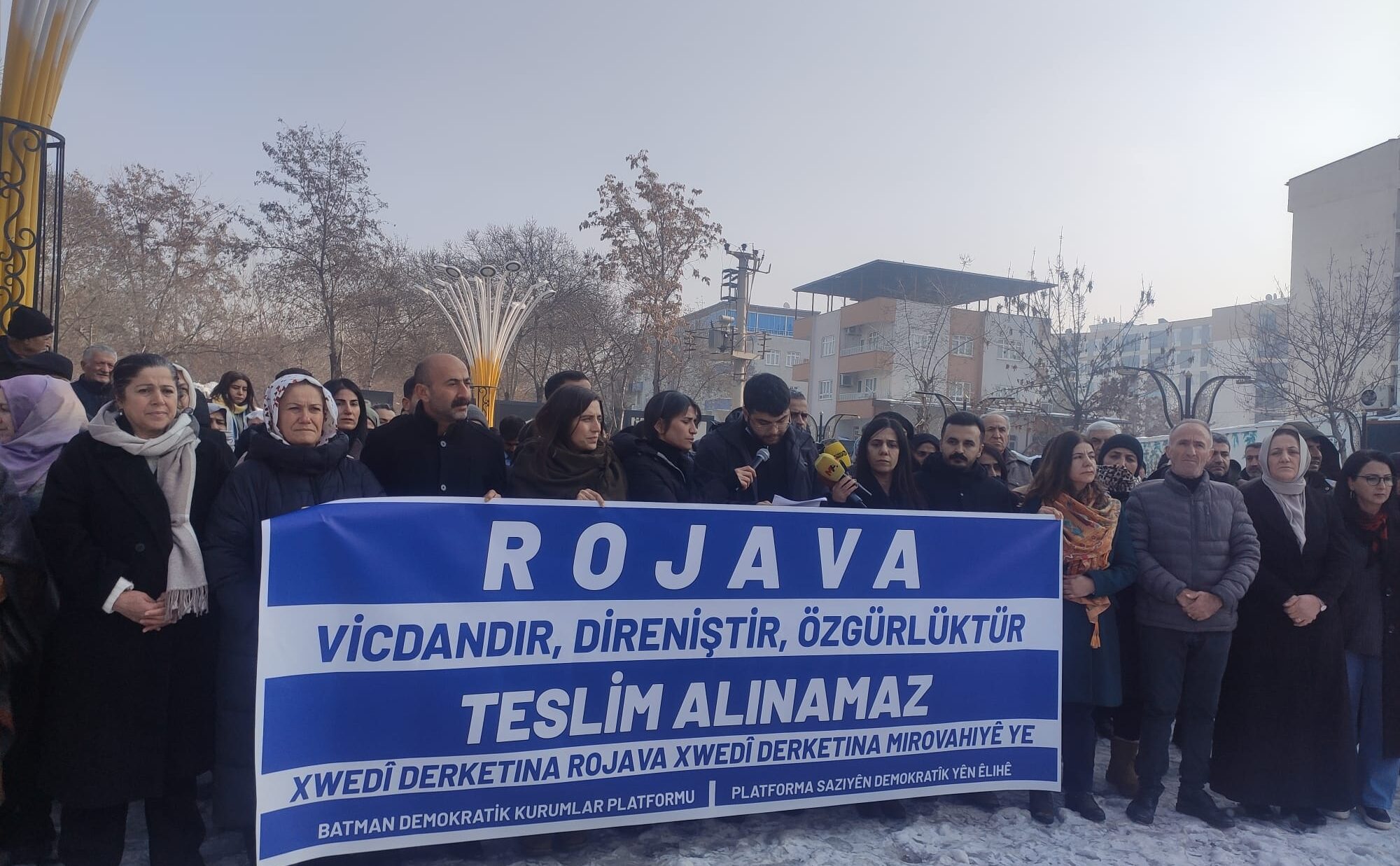 “Rojava Vicdandır, Teslim Alınamaz”