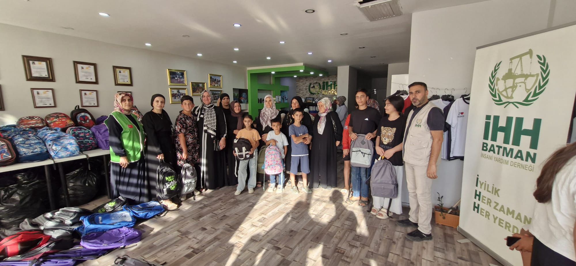 İHH’dan Yetim ve İhtiyaç Sahibi Çocuklara Kış Yardımı