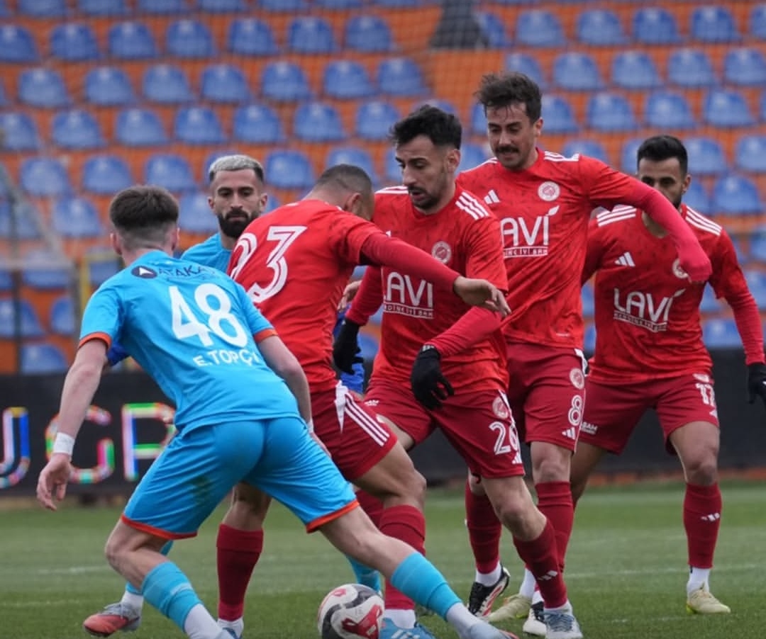 PETROLÜN LİDERLİK KOLTUĞU SARSILDI 