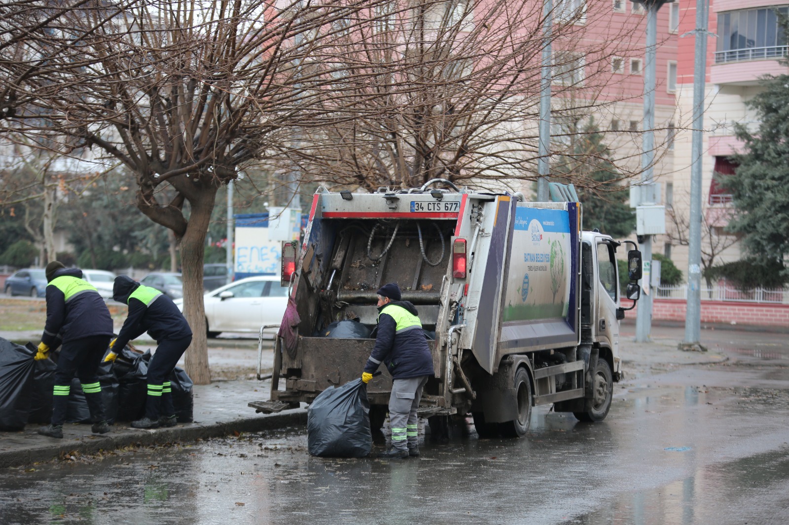 Kent Genelinde Temizlik Çalışmaları Sürüyor