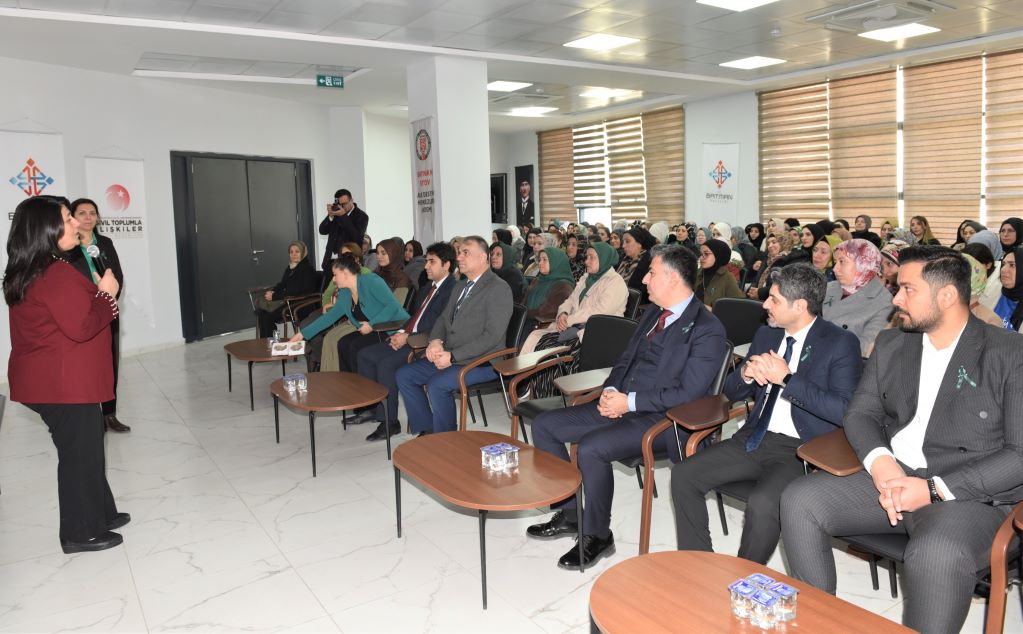 Serviks Kanserinde Erken Teşhise Dikkat Çekildi