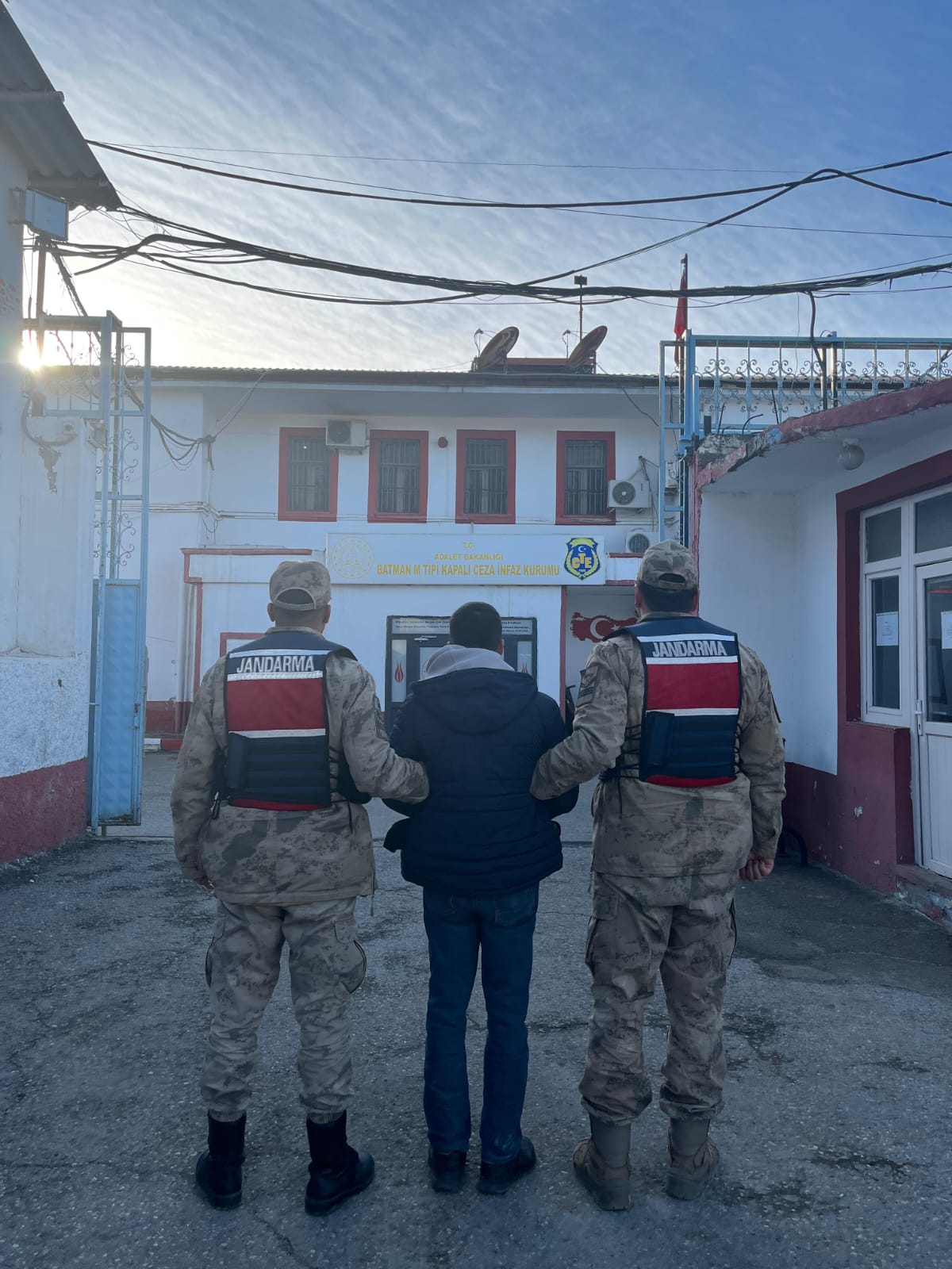 Uyuşturucu Ticaretinden Aranan Şahıs Yakalandı