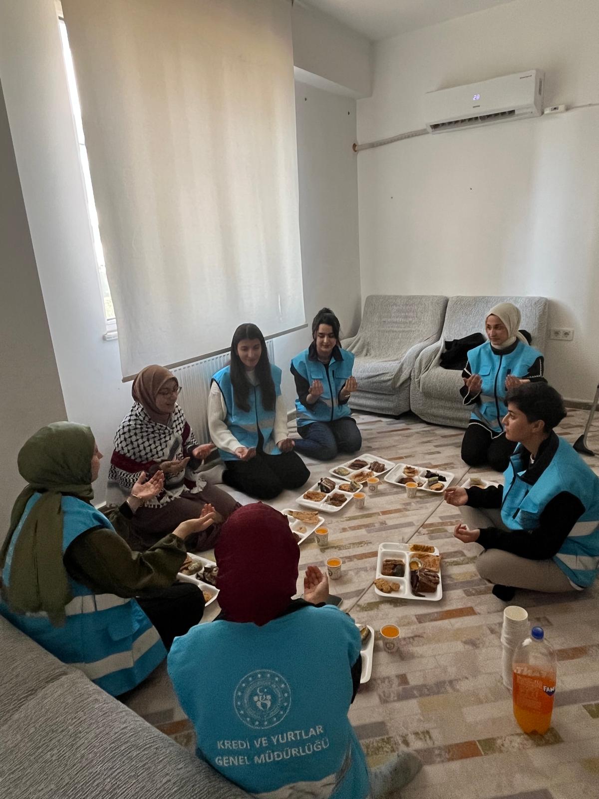 “Dua Zinciri” Büyüyor