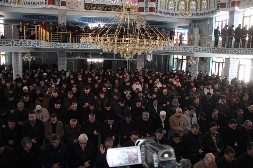 Ebu Ubeyde ve Gazze şehitleri için gıyabi cenaze namazı kılındı