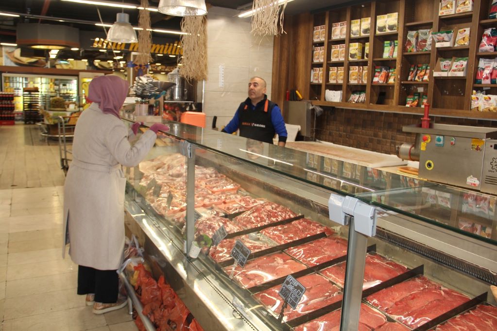 Zamlar Sofrayı Değiştirdi: Et Tüketimi Düşüyor