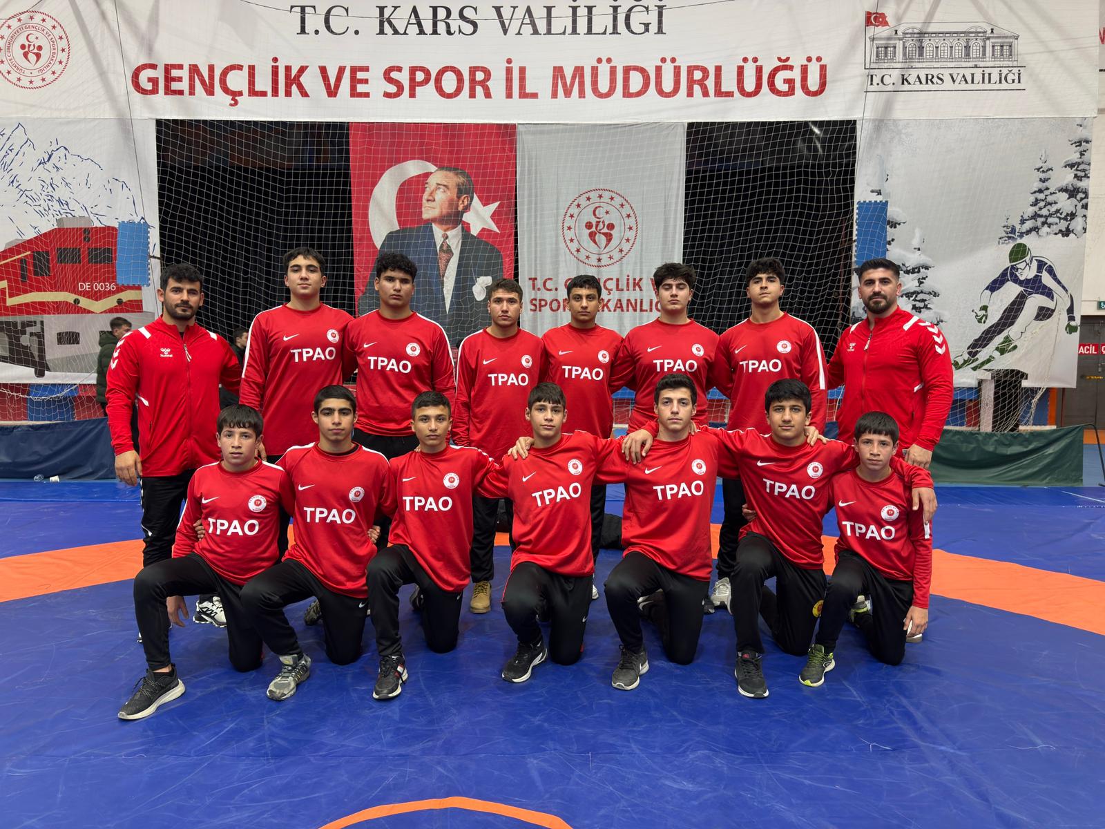 TPAO Petrolspor Güreşte Kürsüye Çıktı