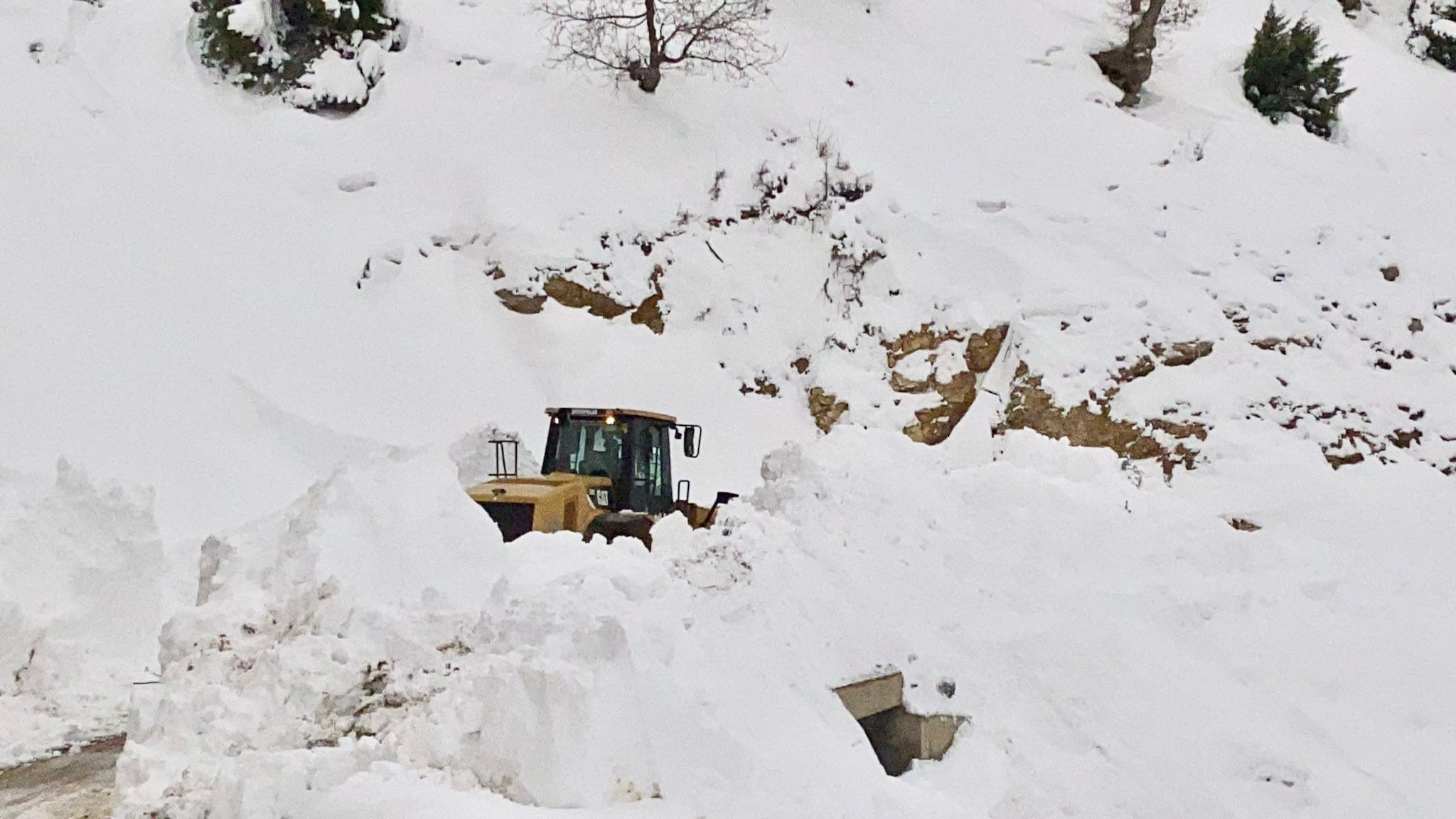 Hasankeyf’te Karla Mücadele Çalışmaları Sürüyor