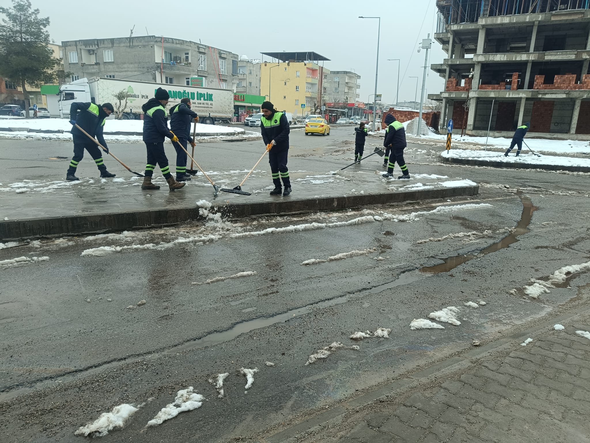 Belediye Ekipleri Tam Kadro Sahadaydı