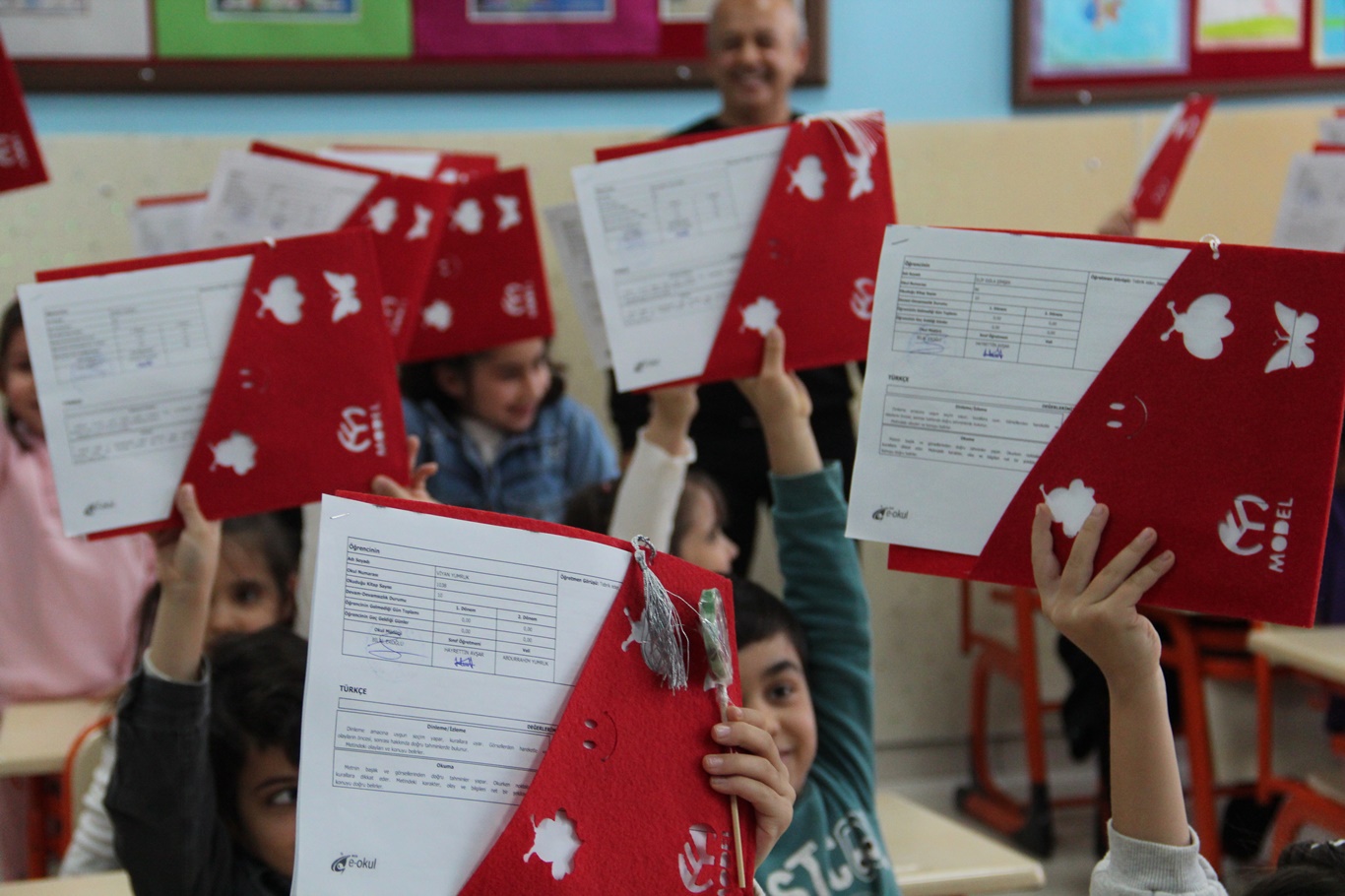 Batman’da 170 Bin Öğrenci Karnelerini Aldı