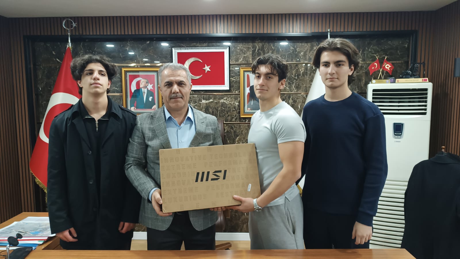 TÜBİTAK Şampiyonu Öğrencilere Bilgisayar