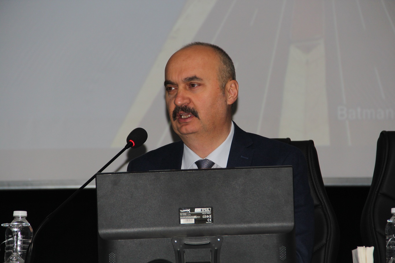 Vali Canalp: 359 Projenin 255’i Tamamlandı