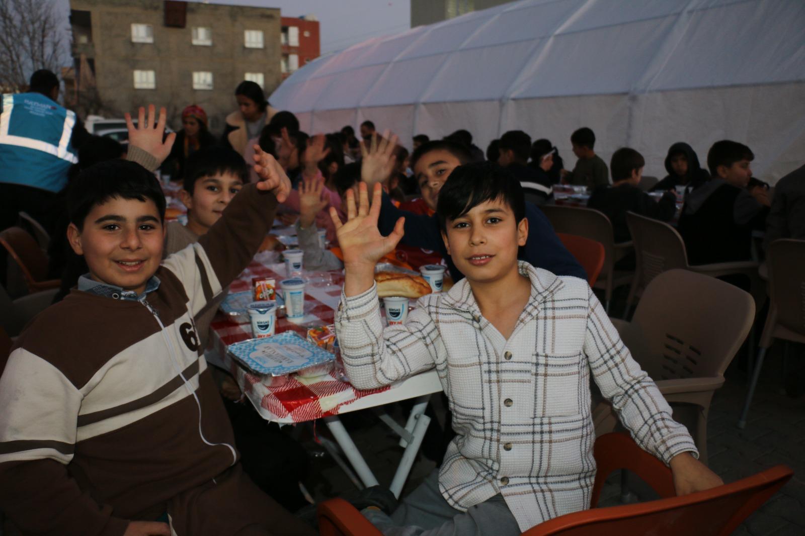 Çocuklar İlk İftar Heyecanını Yaşadı