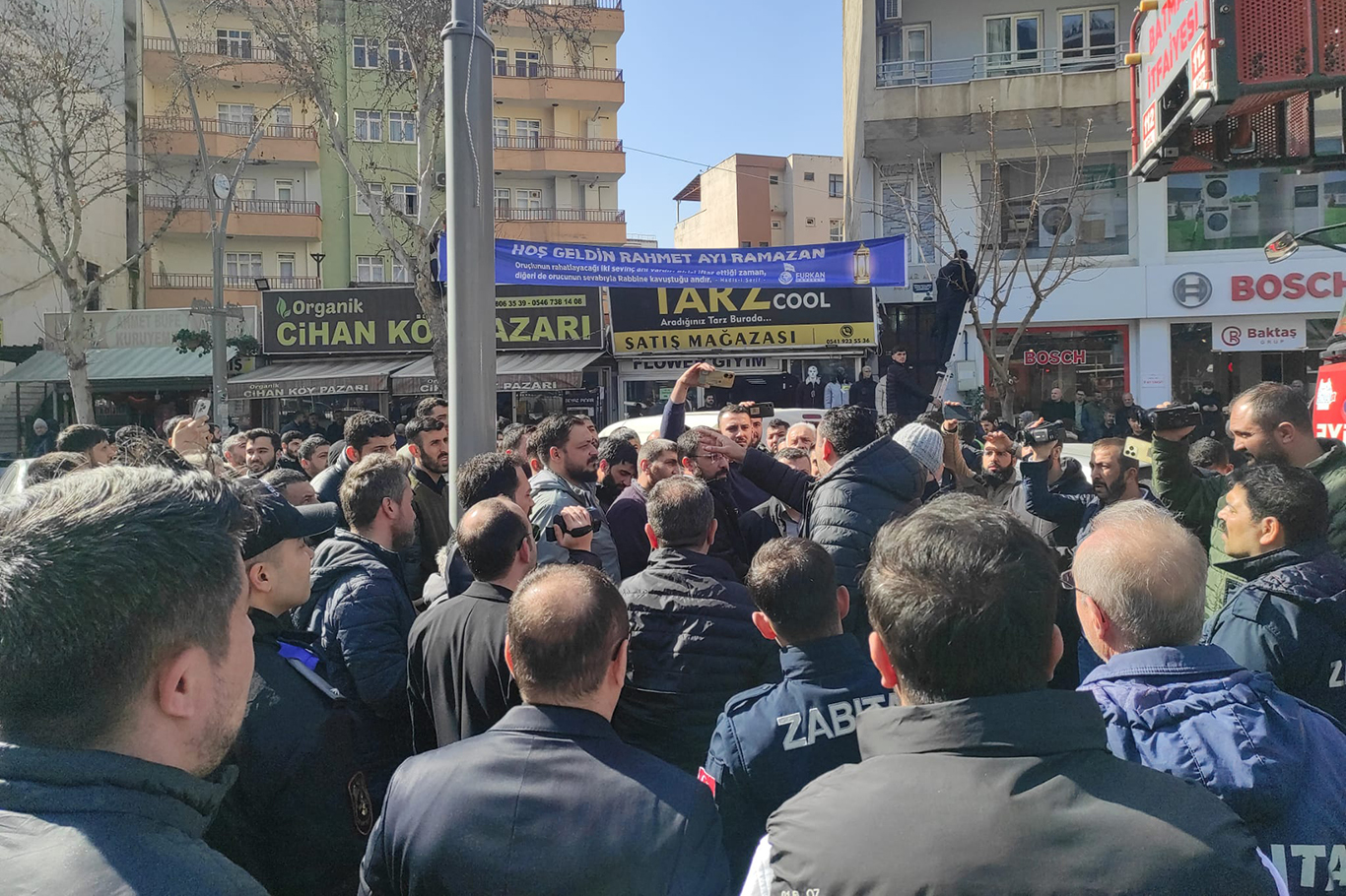 Afiş Tartışmasına Resmî Açıklama