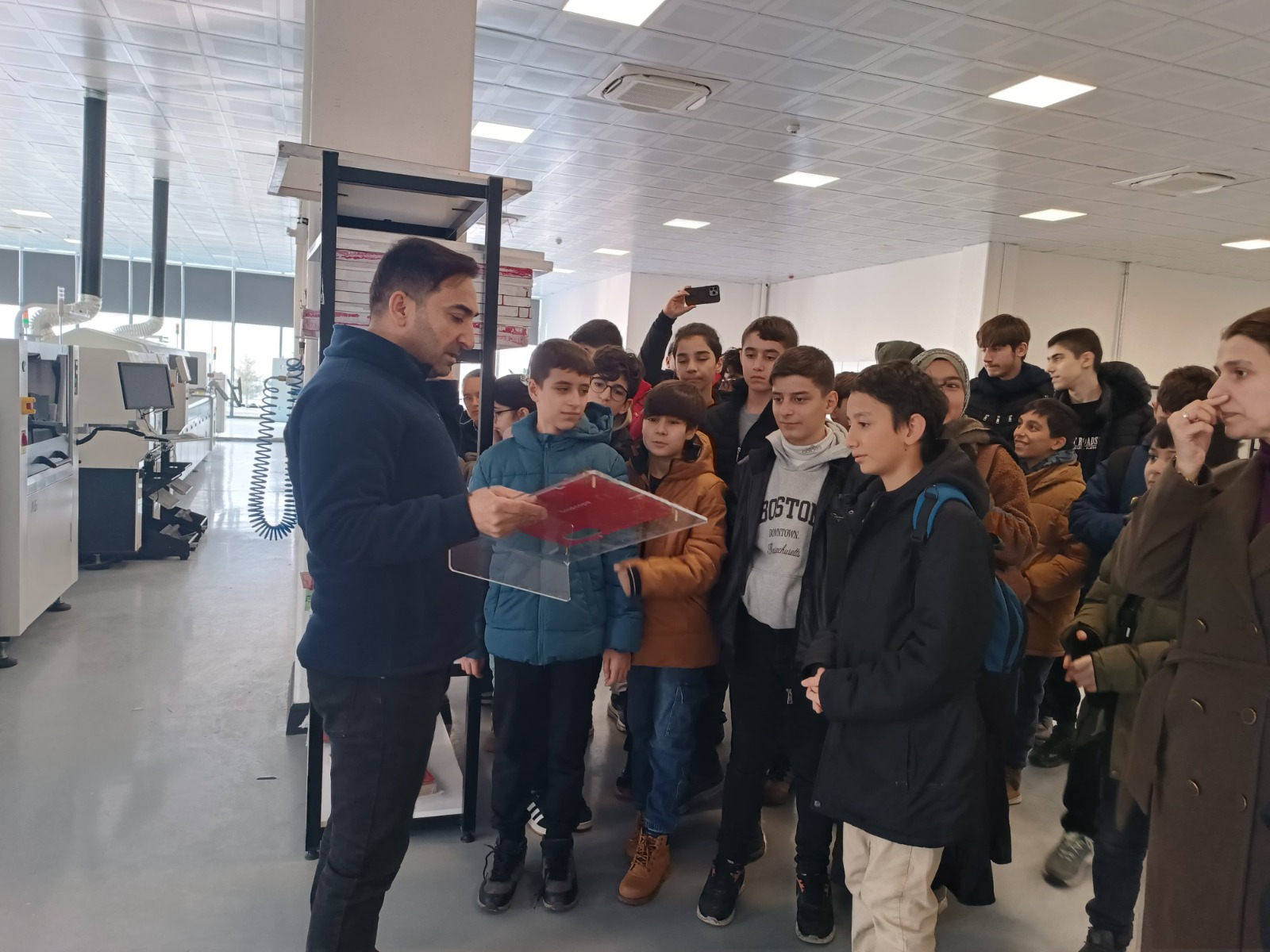 Öğrenciler Tıbbi Cihaz Üretim Süreçlerini Yerinde Gördü