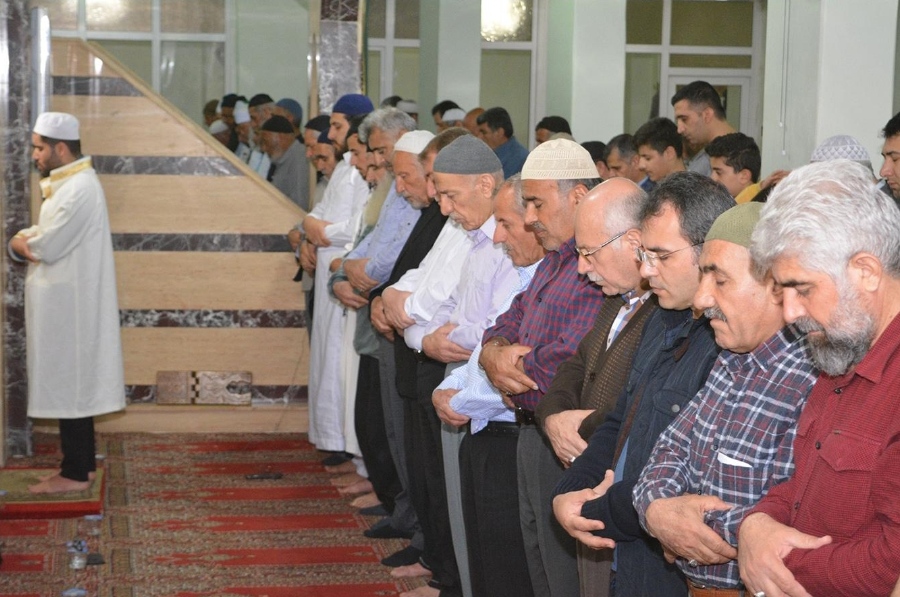 Müftülük Hatimle Teravih Camilerini Duyurdu