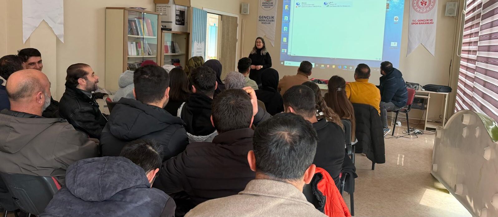 5 İlçede Bağımlılıkla Mücadele Eğitimleri Tamamlandı