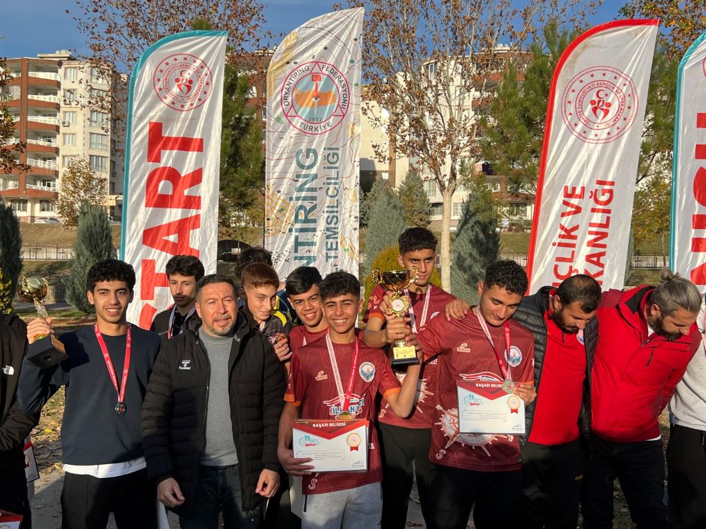 Bölge Şampiyonu Veysel Karani