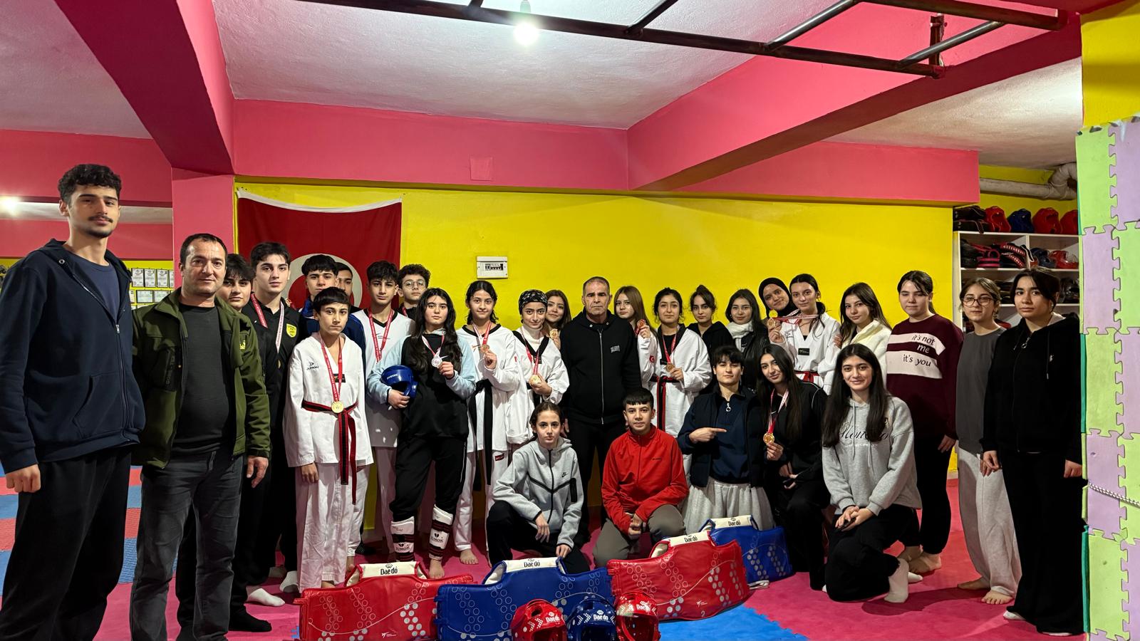 Batman’da Gençler Taekwondo İl Şampiyonası Tamamlandı