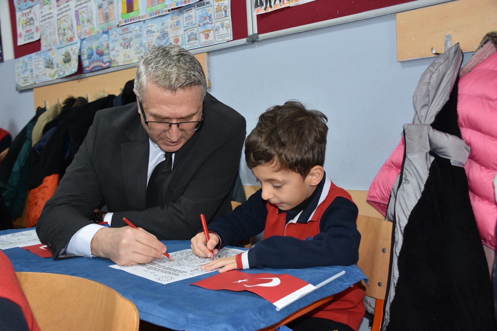 İkinci Dönem Bayrak Sevgisi Dersleriyle Başladı