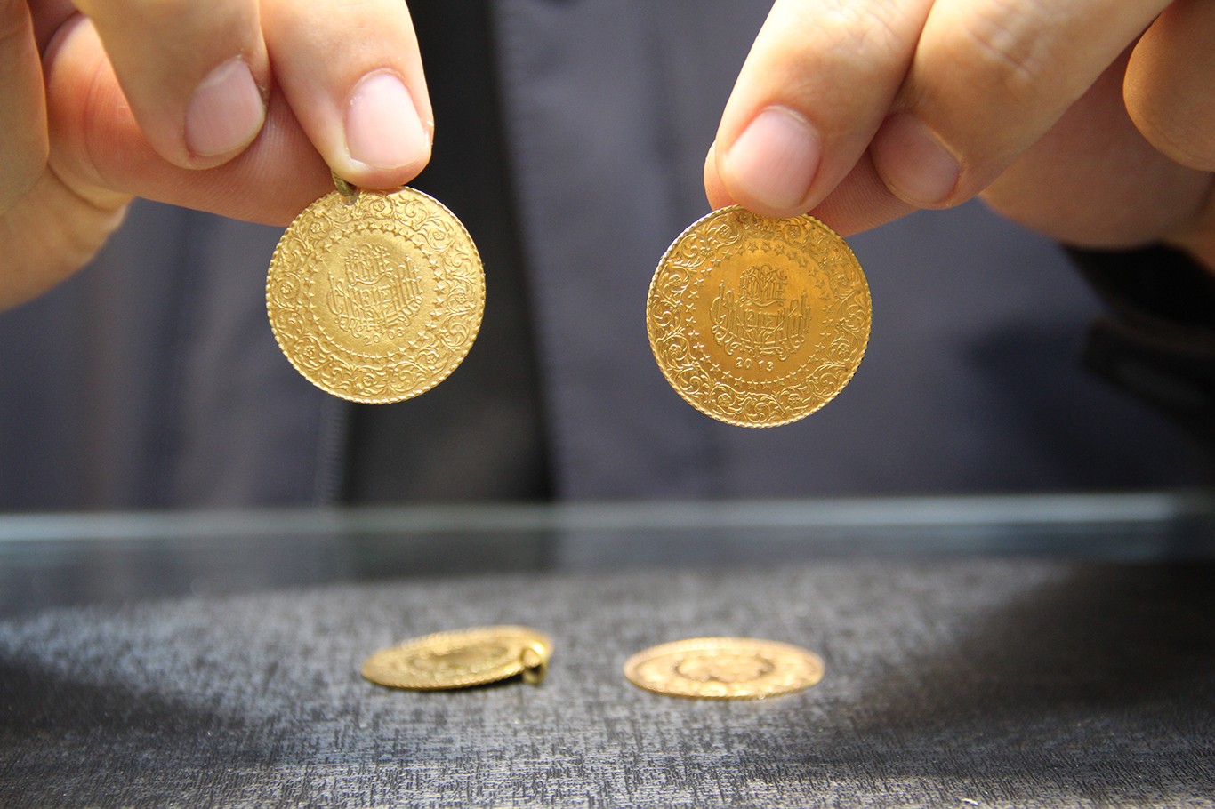 Altındaki Dalgalanma Vatandaşı ve Esnafı Kararsız Bıraktı