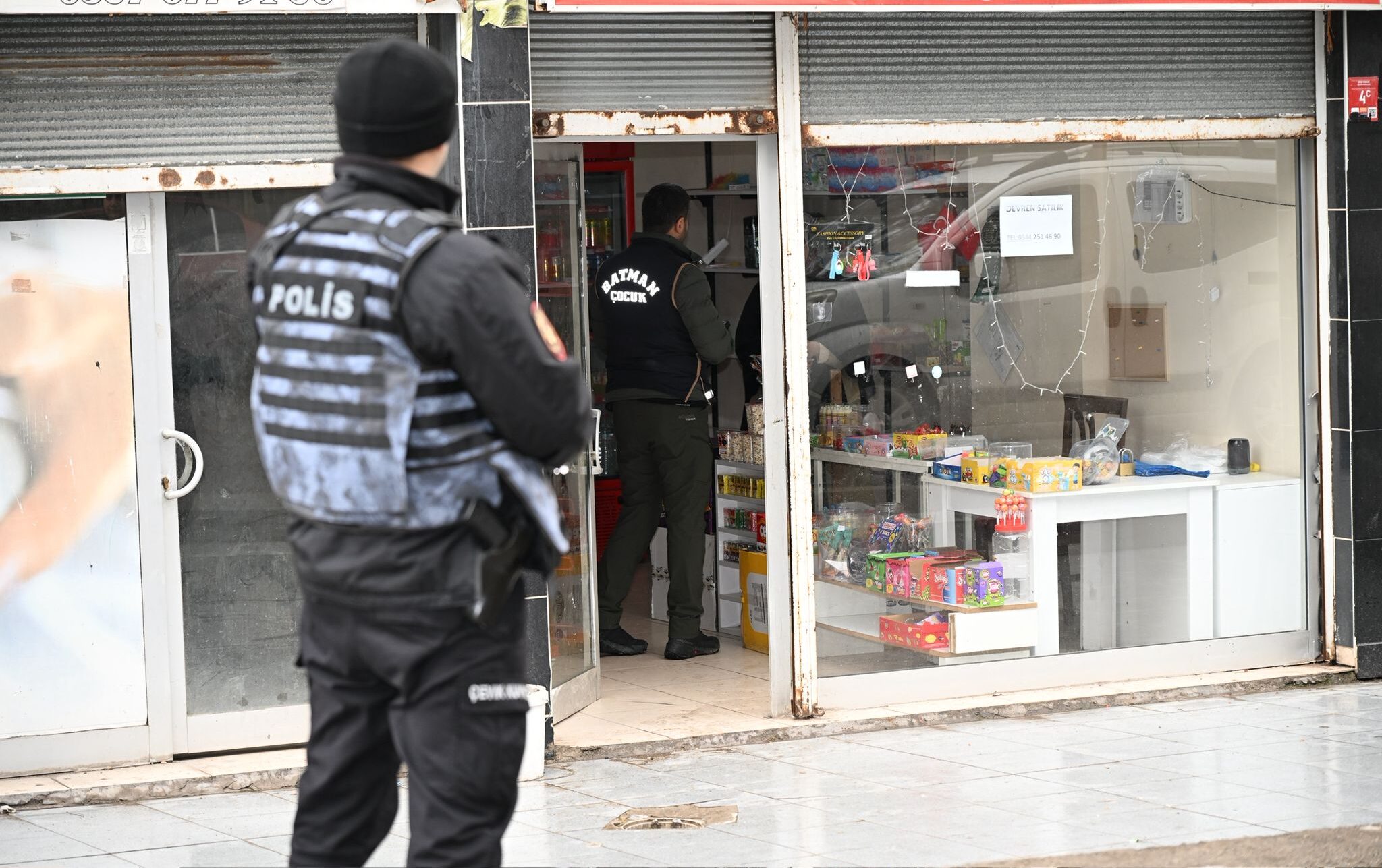 Okul Çevrelerinde Denetim: Aranan Şahıs Yakalandı