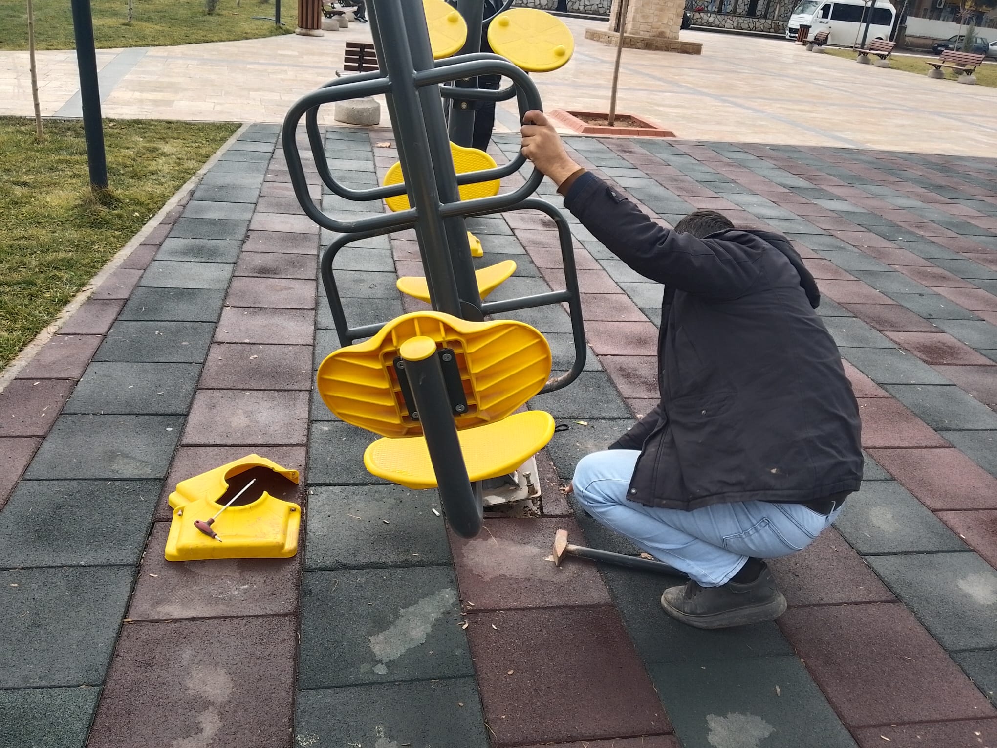 Parklarda Bahar Hazırlığı